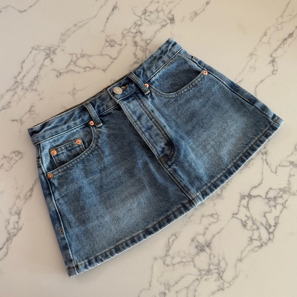 Parke Finished Denim Mini Skirt - Vintage Wash - Size 24 - Picture 2 of 7